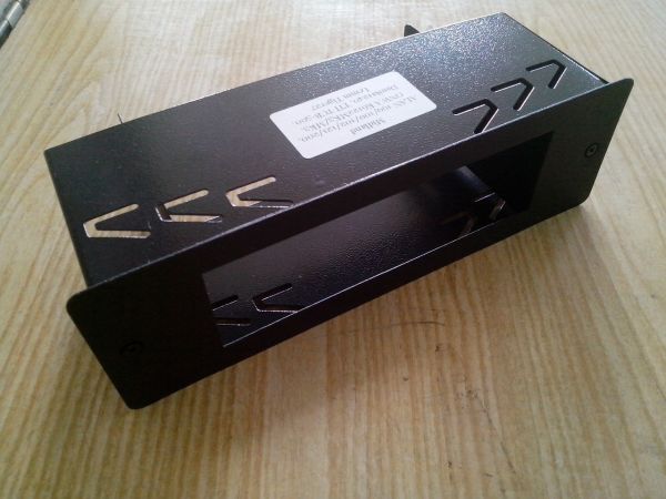 Шахта ( 1-DIN ) для радиостанций Cobra 19 Шахта ( 1-DIN ) для радиостанций Cobra 19