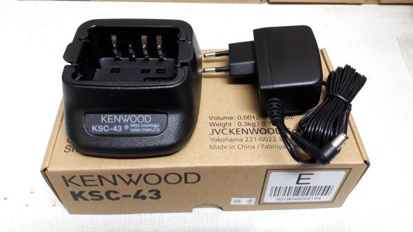 Kenwood KSC-43, универсальное зарядное ус-во Kenwood KSC-43, универсальное зарядное ус-во