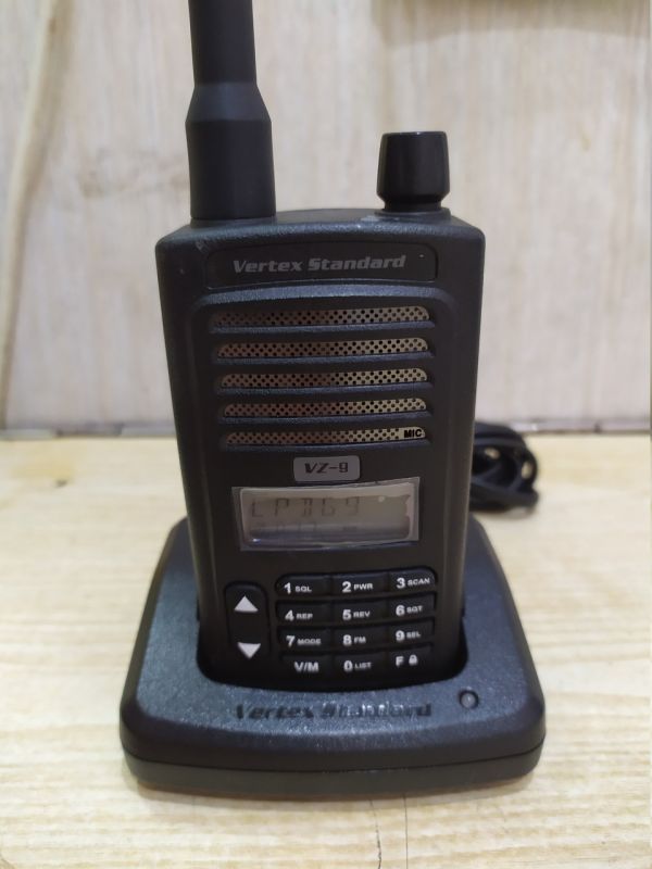 Vertex Standard VZ-9 радиостанция, б.у. Vertex Standard VZ-9 радиостанция, б.у.