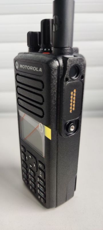 Motorola DP4800e VHF + AES радиостанція портативна
