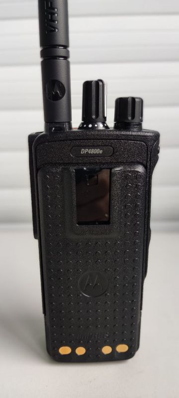 Motorola DP4800e VHF + AES радиостанція портативна