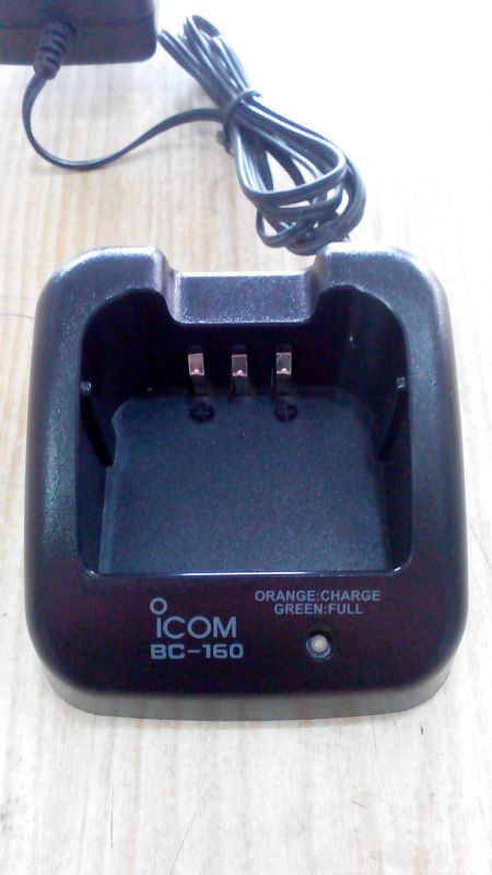 BC-160, зарядний пристрій для радіостанцій Icom