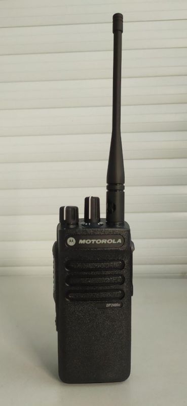 Motorola MOTOTRBO DP2400e VHF радіостанція аналогово-цифрова