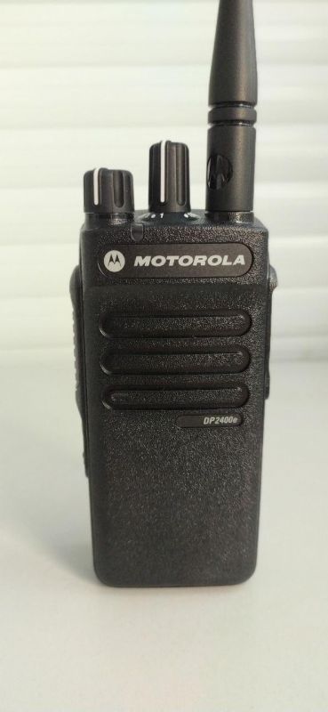 Motorola MOTOTRBO DP2400e VHF радіостанція аналогово-цифрова