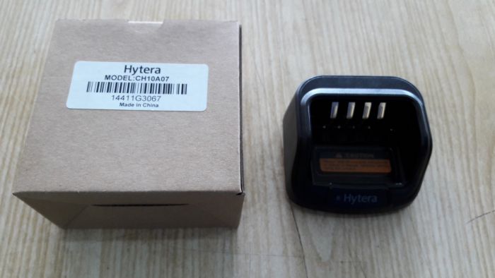 CH10A07 зарядний ус-для радіостанцій Hytera