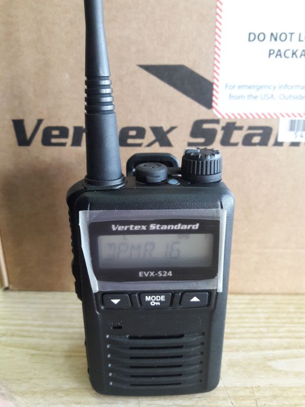 Vertex Standard EVX-S24 UHF Радиостанция портативная Vertex Standard EVX-S24 UHF Радиостанция портативная