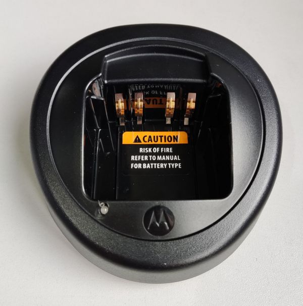 Motorola DP2400, DP3400 & DP4400 Non-IMPRES Single Charger Bundle Motorola DP2400, DP3400 & DP4400 Non-IMPRES Single Charger Bundle