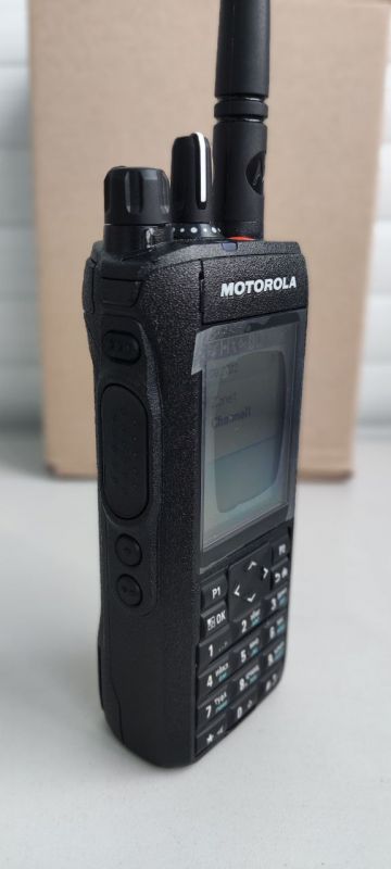 Motorola R7 FKP UHF Premium + AES 256 радиостанція портативна